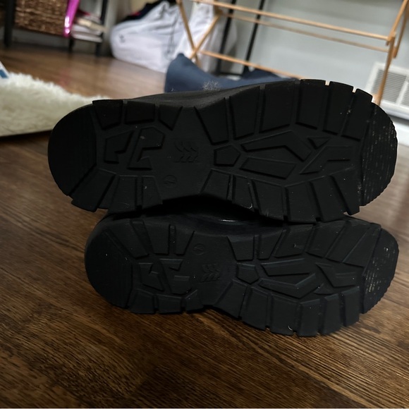 Alll in Motion Winter Boots 7 WIDE - Picture 4 of 5